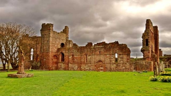 The-Viking-Age-Began-Because-of-Heathen-Resistance-attack-monastery-Lindisfarne