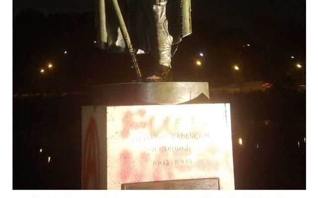 Thorfinn-Karlsefni-statue-vandalized-Philadelphia-USA-Antifa