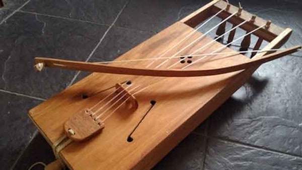 Traditional norse store instruments