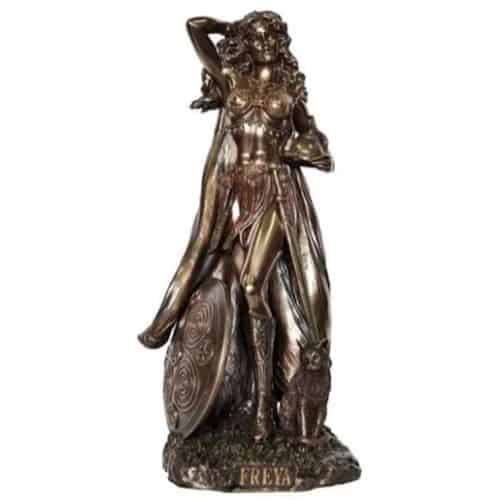 freya statue with cats